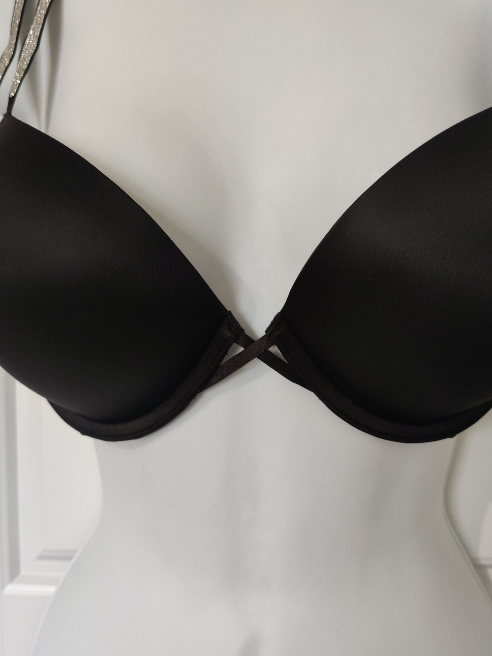 Victoria's Secret Bombshell Plunge Bra Size 36C NWOT - Picture 3 of 8
